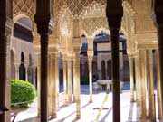 Granada, patio de leones in der Alhambra